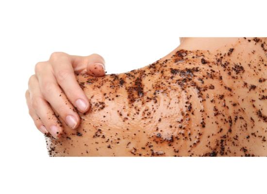 Tout savoir sur l’exfoliation et ses bienfaits pour la peau 