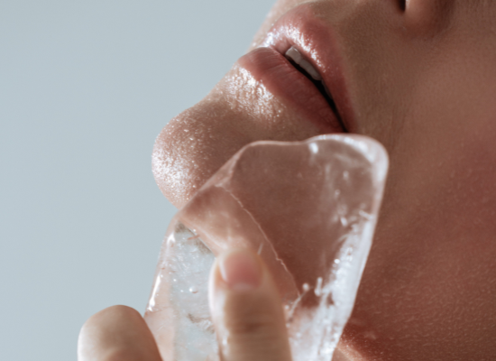 Ice Facial : une technique de soin glacée aux promesses rafraîchissantes