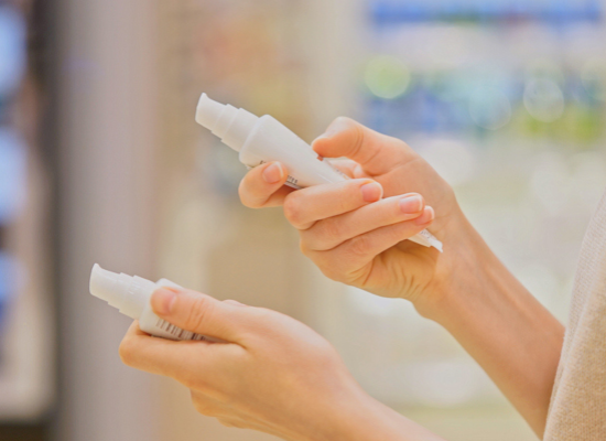 Alcool en cosmétique : faut-il vraiment s’en méfier ?