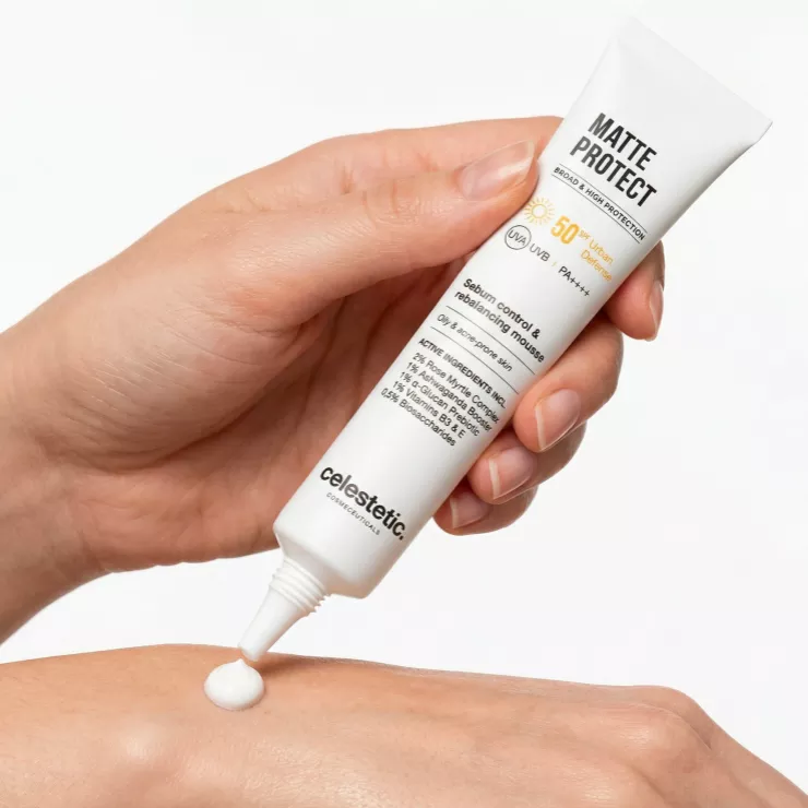 Crème de jour matifiante SPF 50 - galerie