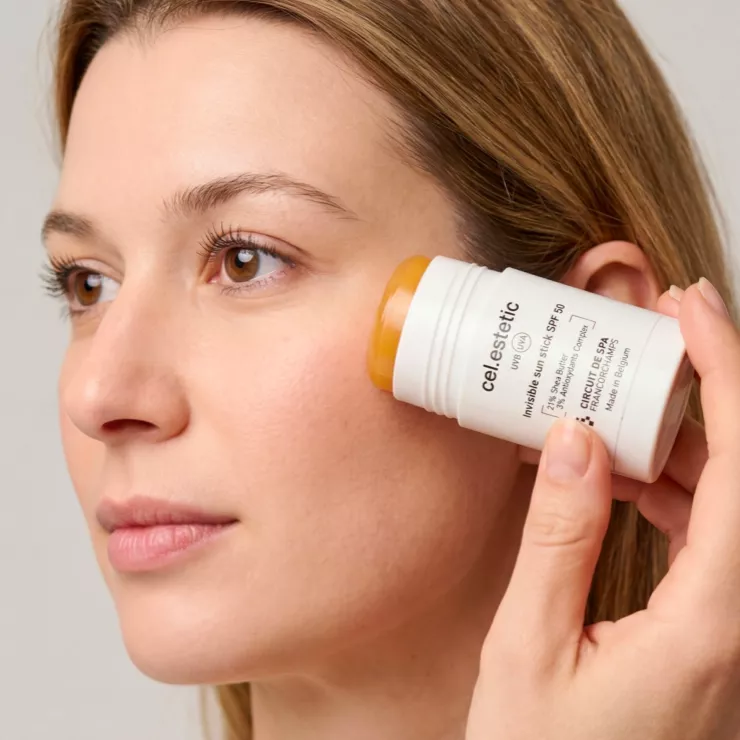 Stick solaire invisible SPF 50 - galerie
